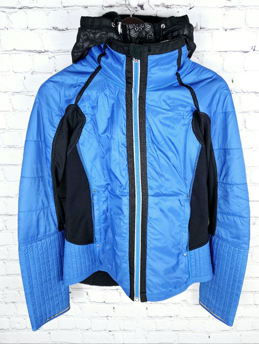 LULULEMON | Run: Bundle Up Jacket removable lace design hood jacket
